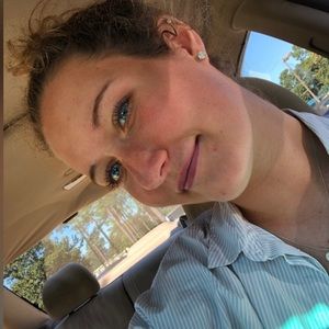 Meet your Posher, Hayley